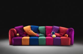 разноцветный диван