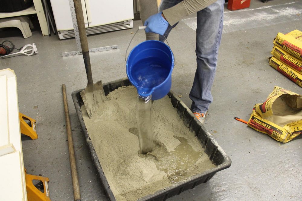 ручной способ замешивания бетона